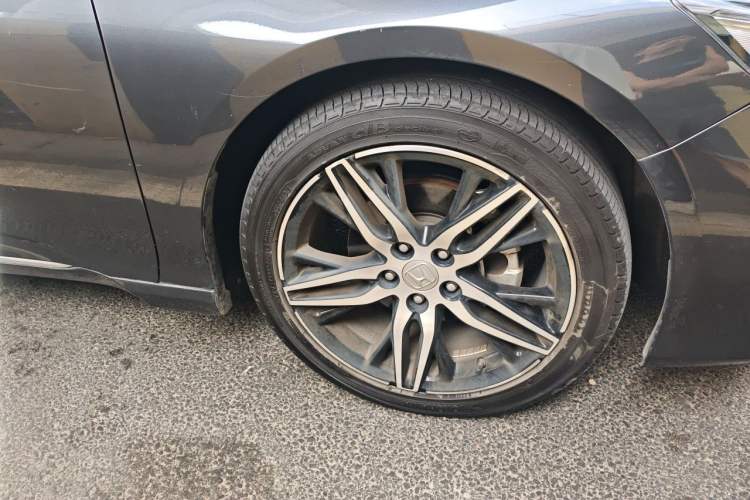 Used Honda Accord 2022 260TURBO Phantom Night · Prestige Edition Right Front Wheel Hub