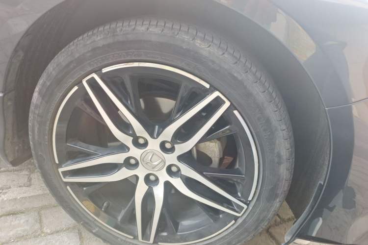 Used Honda Accord 2022 260TURBO Phantom Night · Prestige Edition Right Front Wheel Hub