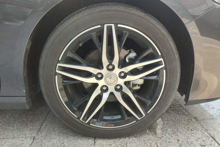 Used Honda Accord 2022 260TURBO Phantom Night · Prestige Edition Right Front Wheel Hub