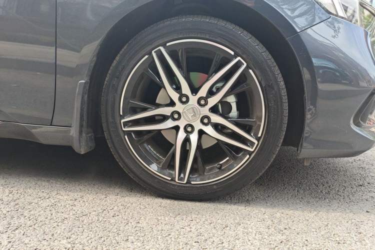 Used Honda Accord 2022 260TURBO Phantom Night · Prestige Edition Right Front Wheel Hub