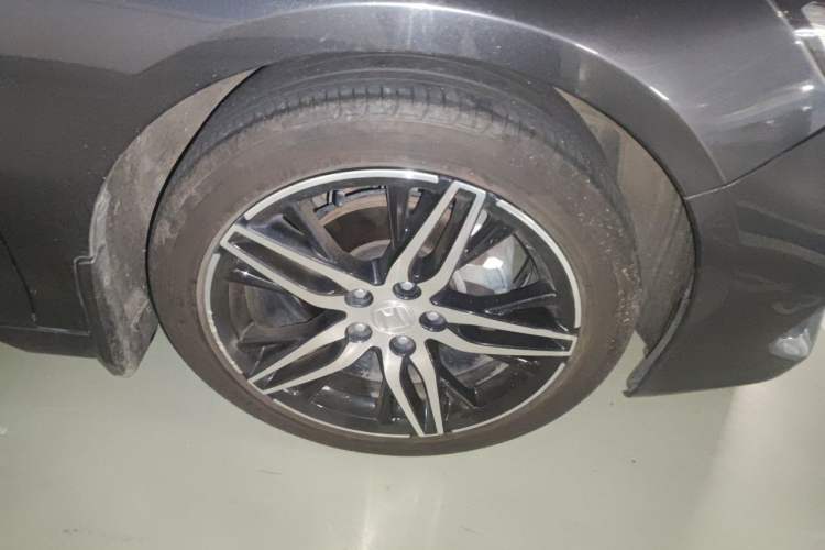 Used Honda Accord 2022 260TURBO Phantom Night · Prestige Edition Right Front Wheel Hub