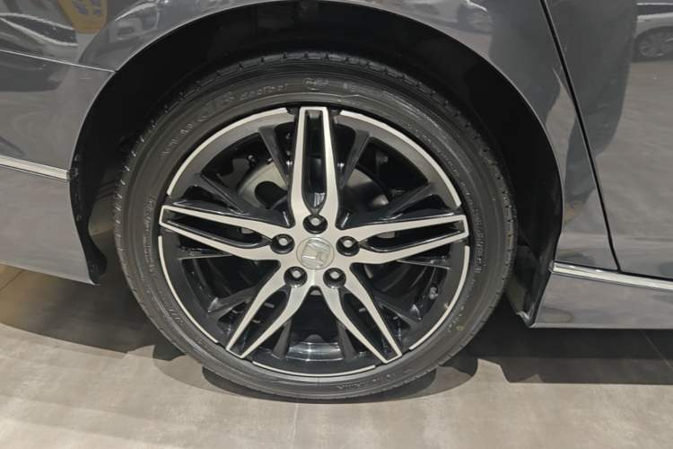 Used Honda Accord 2022 260TURBO Phantom Night · Prestige Edition Right Rear Wheel Hub