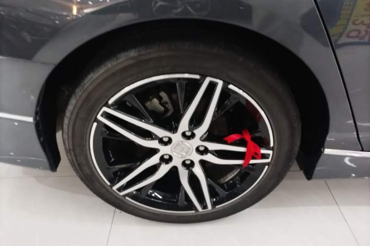 Used Honda Accord 2022 260TURBO Phantom Night · Prestige Edition Right Rear Wheel Hub