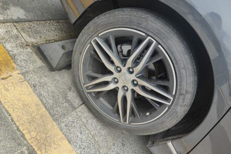 Used Honda Accord 2022 260TURBO Phantom Night · Prestige Edition Right Rear Wheel Hub