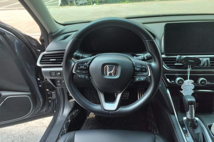 Used Honda Accord 2022 260TURBO Phantom Night · Prestige Edition Steering Wheel