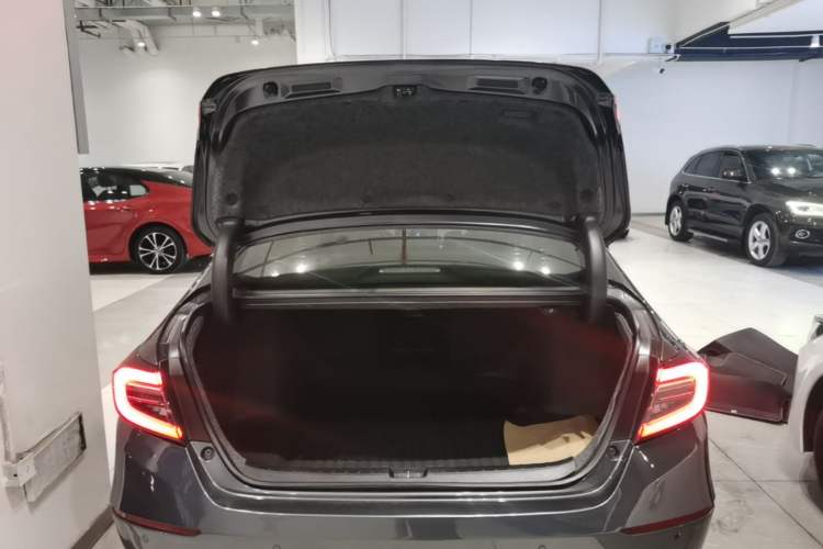 Used Honda Accord 2022 260TURBO Phantom Night · Prestige Edition Trunk