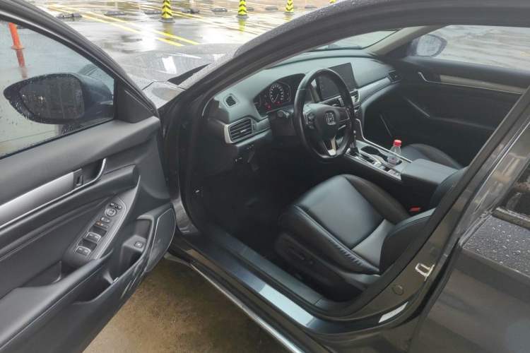 Used Honda Accord 2022 260TURBO Luxury Edition Driver Seat
