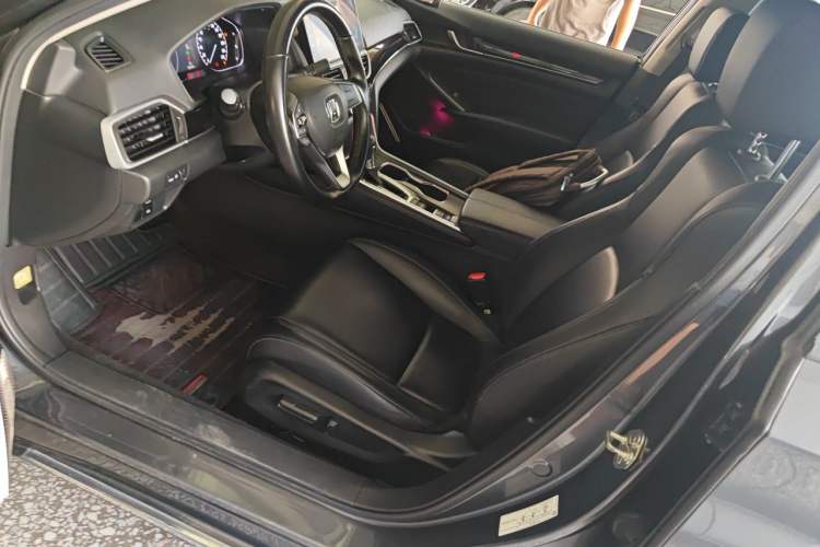Used Honda Accord 2022 260TURBO Luxury Edition Left Front Seat