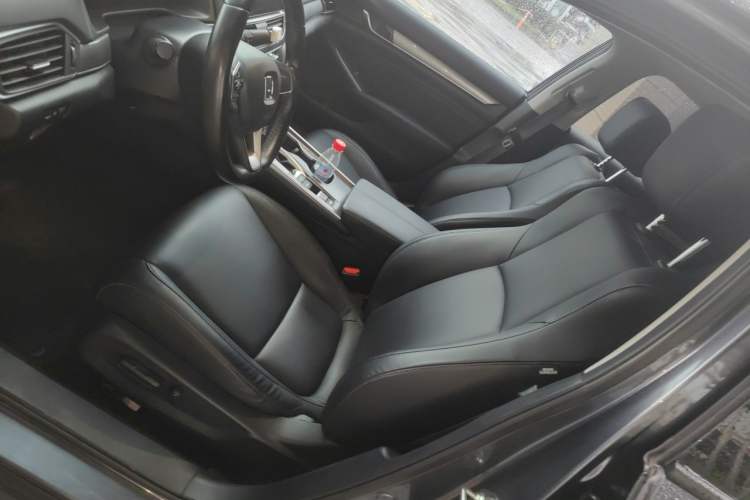 Used Honda Accord 2022 260TURBO Luxury Edition Left Front Seat