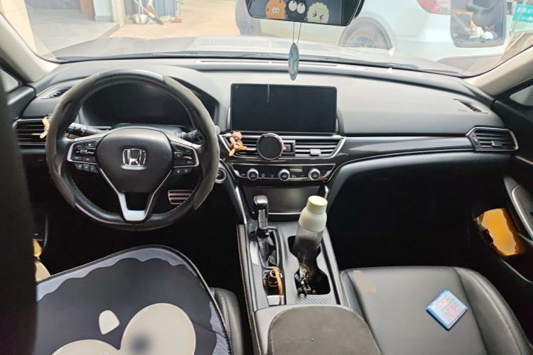 Used Honda Accord 2022 260TURBO Phantom Night · Prestige Edition Center Console