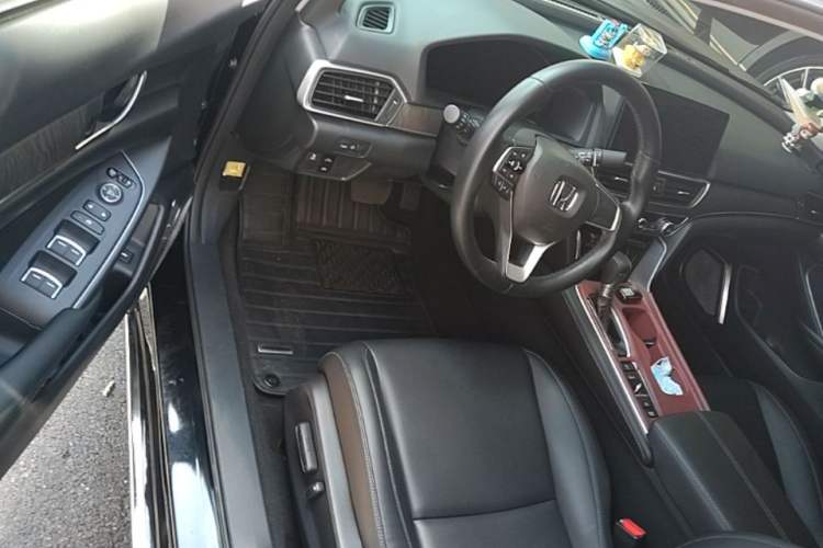 Used Honda Accord 2022 260TURBO Luxury Edition Driver Seat