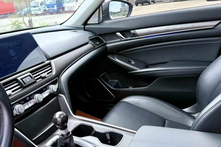 Used Honda Accord 2022 260TURBO Luxury Edition Interior 5
