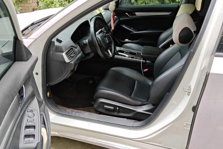 Used Honda Accord 2022 260TURBO Luxury Edition Left Front Seat