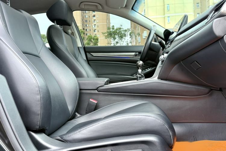 Used Honda Accord 2022 260TURBO Luxury Edition Right Front Seat