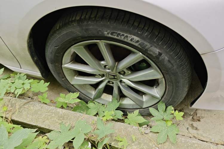 Used Honda Accord 2022 260TURBO Luxury Edition Right Front Wheel Hub