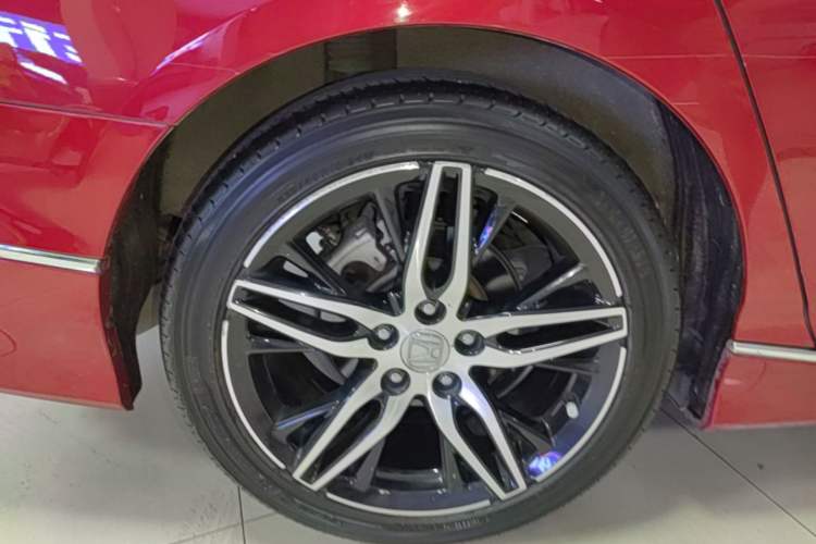 Used Honda Accord 2022 260TURBO Phantom Night · Prestige Edition Right Rear Wheel Hub