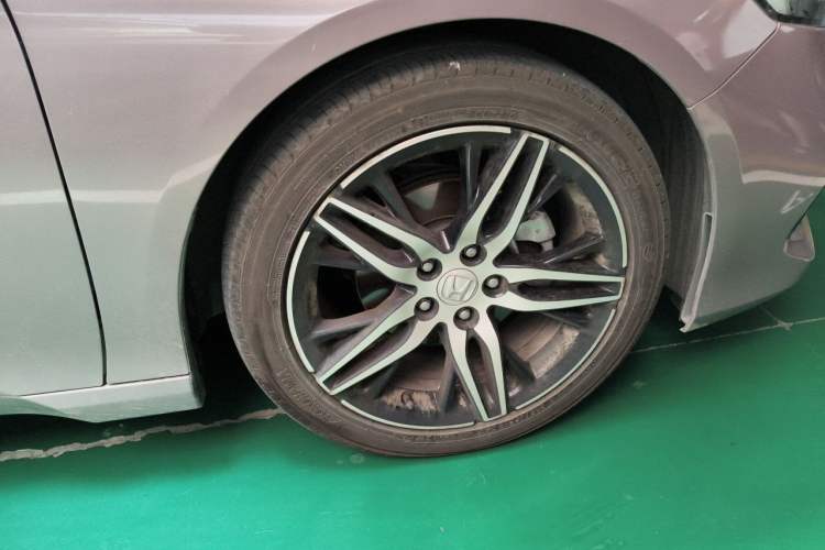 Used Honda Accord 2022 260TURBO Phantom Night · Prestige Edition Right Front Wheel Hub