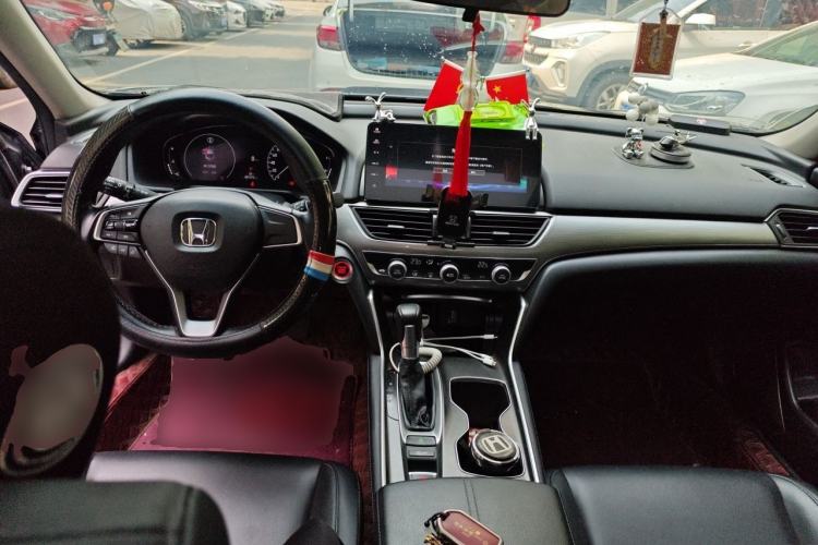 Used Honda Accord 2022 260TURBO Luxury Edition Center Console