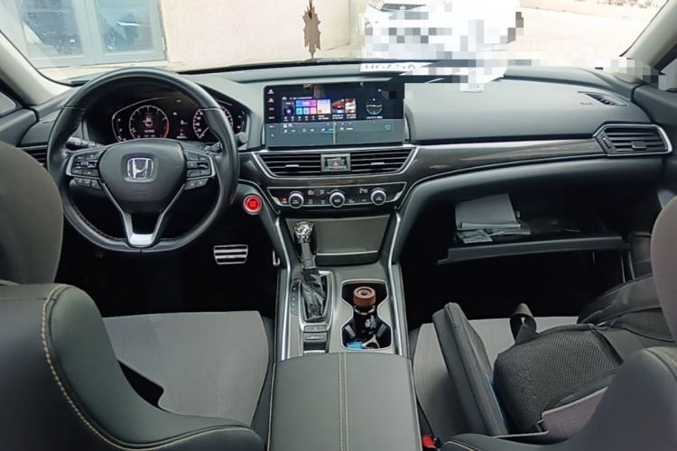 Used Honda Accord 2022 260TURBO Phantom Night · Prestige Edition Center Console