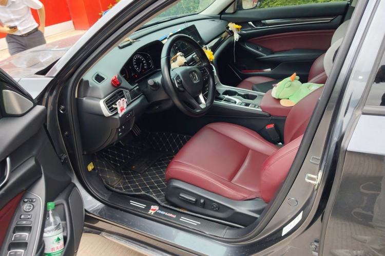 Used Honda Accord 2022 260TURBO Phantom Night · Prestige Edition Driver Seat