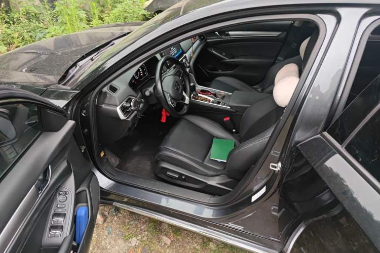 Used Honda Accord 2022 260TURBO Luxury Edition Driver Seat