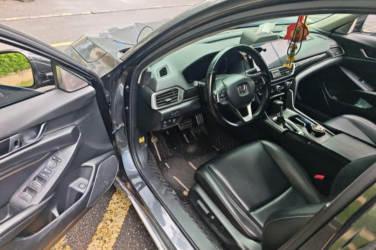 Used Honda Accord 2022 260TURBO Phantom Night · Prestige Edition Driver Seat