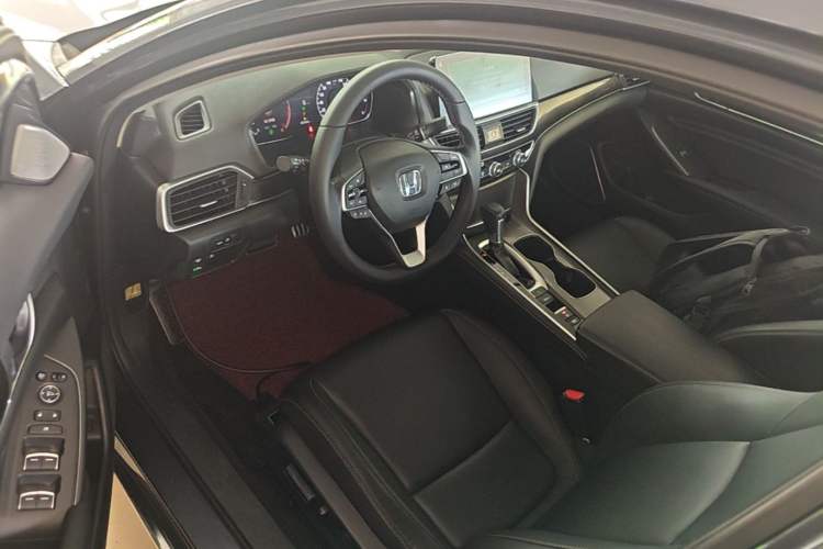 Used Honda Accord 2022 260TURBO Phantom Night · Prestige Edition Driver Seat