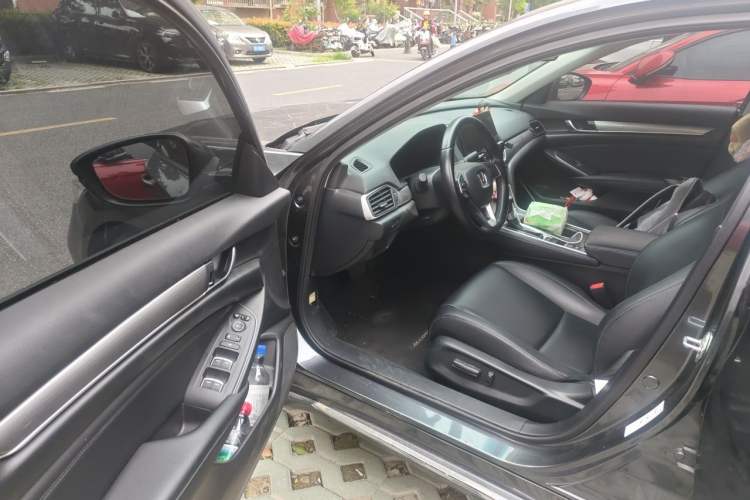 Used Honda Accord 2022 260TURBO Luxury Edition Driver Seat