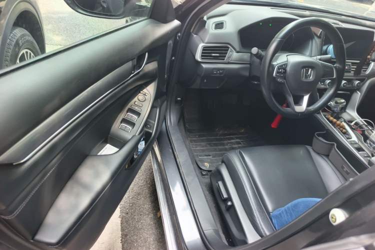 Used Honda Accord 2022 260TURBO Luxury Edition Driver Seat
