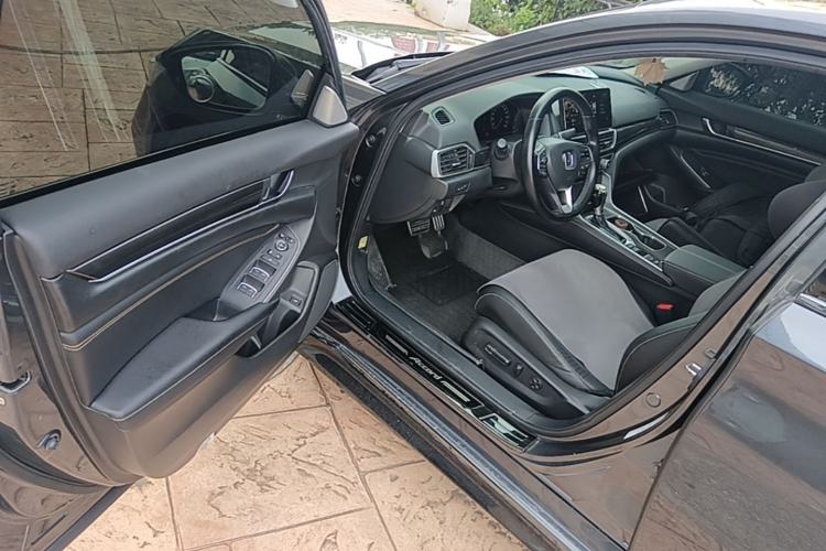 Used Honda Accord 2022 260TURBO Phantom Night · Prestige Edition Driver Seat