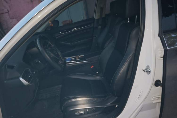 Used Honda Accord 2022 260TURBO Phantom Night · Prestige Edition Left Front Seat