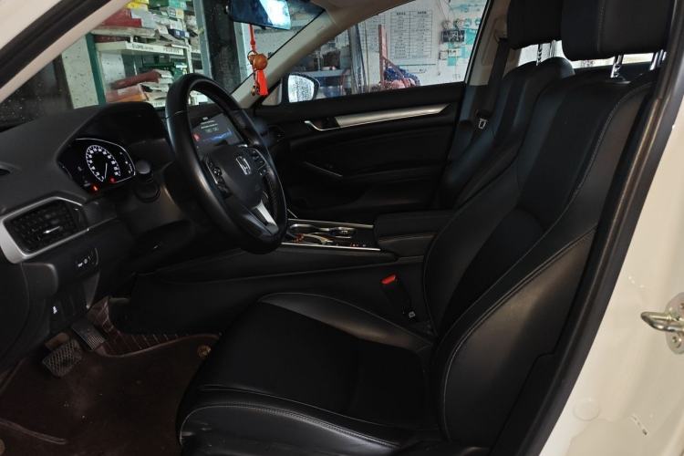 Used Honda Accord 2022 260TURBO Luxury Edition Left Front Seat