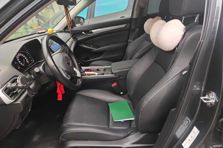 Used Honda Accord 2022 260TURBO Luxury Edition Left Front Seat