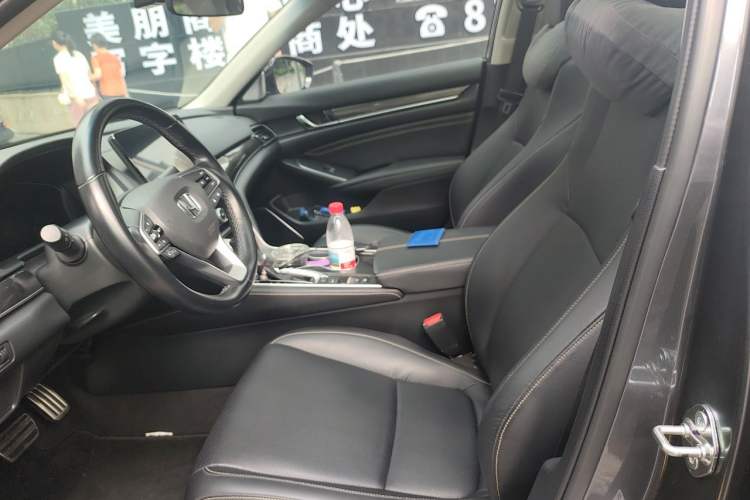 Used Honda Accord 2022 260TURBO Phantom Night · Prestige Edition Left Front Seat