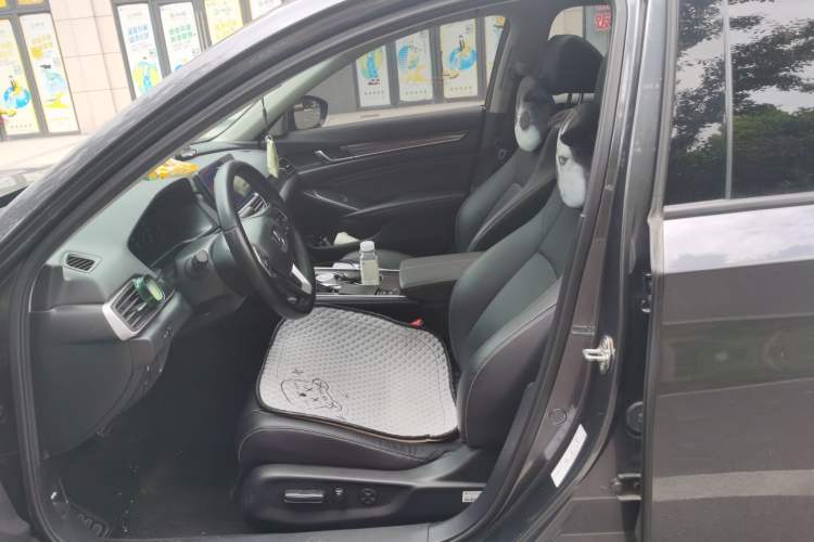 Used Honda Accord 2022 260TURBO Phantom Night · Prestige Edition Left Front Seat