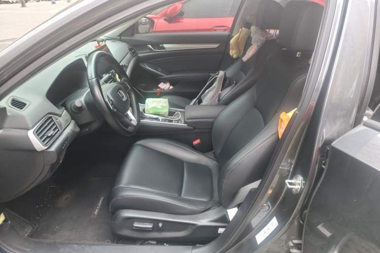 Used Honda Accord 2022 260TURBO Luxury Edition Left Front Seat