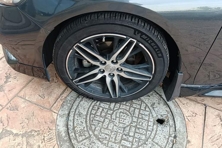 Used Honda Accord 2022 260TURBO Phantom Night · Prestige Edition Left Front Wheel Hub