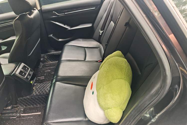 Used Honda Accord 2022 260TURBO Phantom Night · Prestige Edition Left Rear Seat
