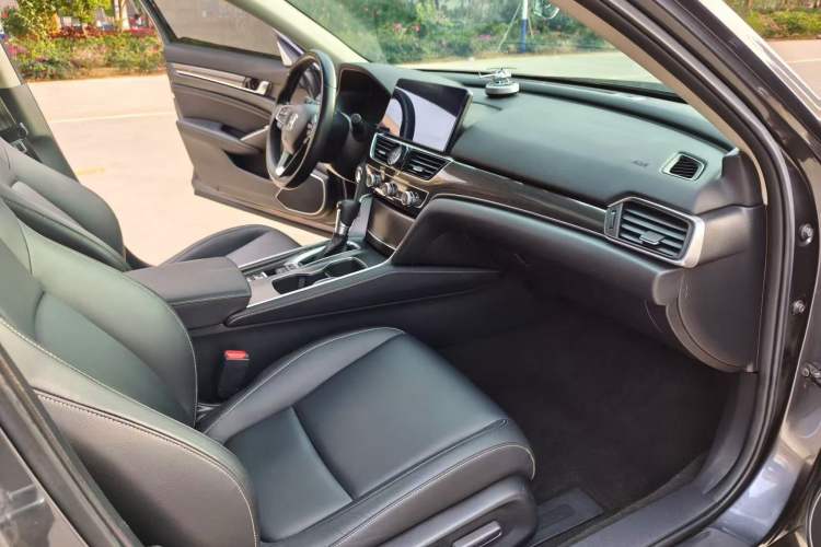 Used Honda Accord 2022 260TURBO Phantom Night · Prestige Edition Right Front Seat