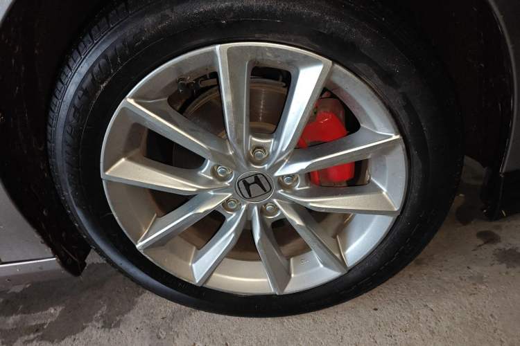 Used Honda Accord 2022 260TURBO Luxury Edition Right Front Wheel Hub