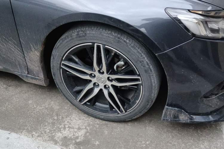 Used Honda Accord 2022 260TURBO Phantom Night · Prestige Edition Right Front Wheel Hub