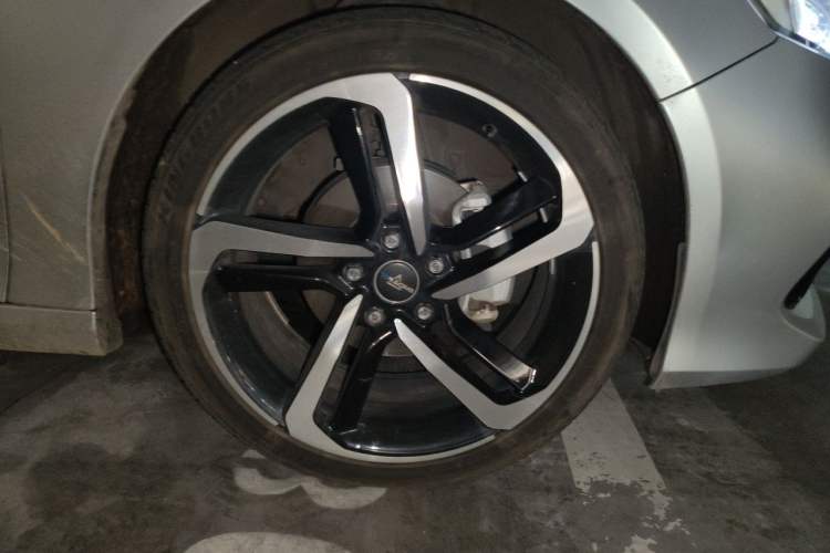 Used Honda Accord 2022 260TURBO Luxury Edition Right Front Wheel Hub