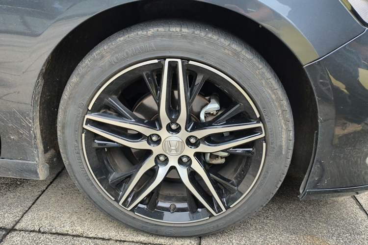 Used Honda Accord 2022 260TURBO Phantom Night · Prestige Edition Right Front Wheel Hub