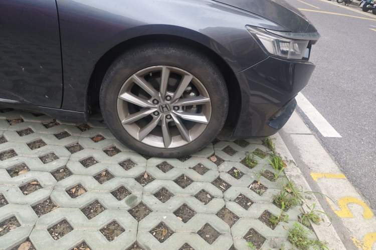 Used Honda Accord 2022 260TURBO Luxury Edition Right Front Wheel Hub