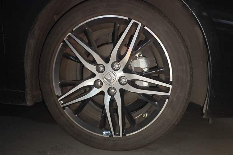 Used Honda Accord 2022 260TURBO Phantom Night · Prestige Edition Right Front Wheel Hub