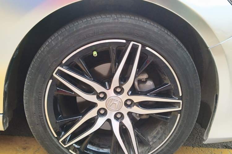 Used Honda Accord 2022 260TURBO Phantom Night · Prestige Edition Right Front Wheel Hub