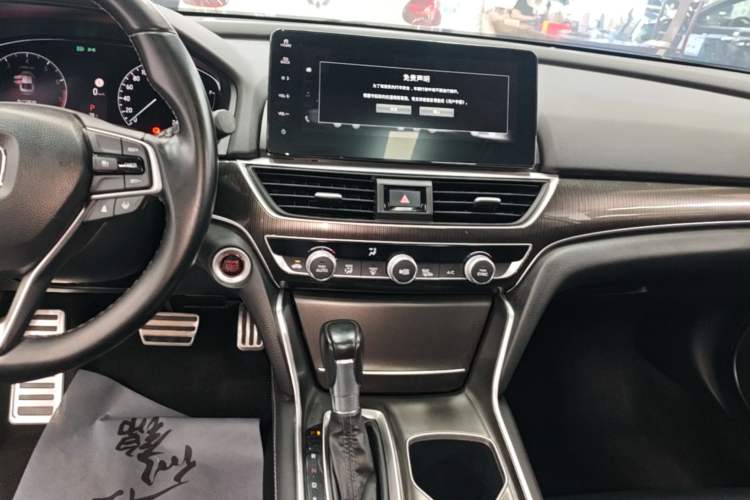 Used Honda Accord 2022 260TURBO Phantom Night · Prestige Edition Audio And AC Panel