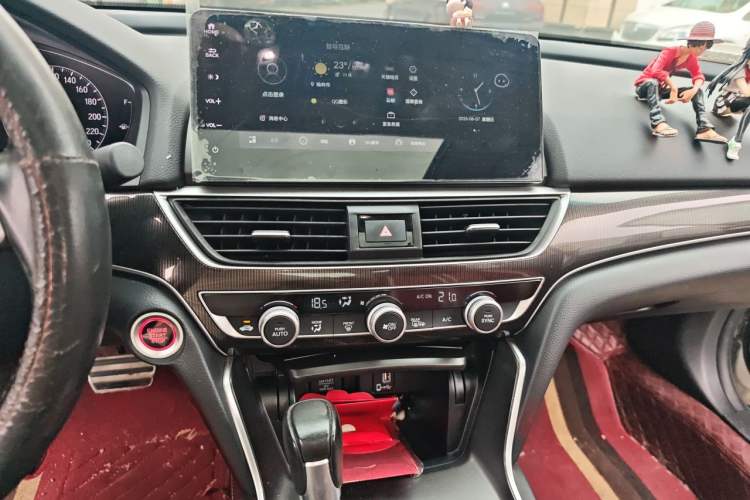 Used Honda Accord 2022 260TURBO Phantom Night · Prestige Edition Audio And AC Panel