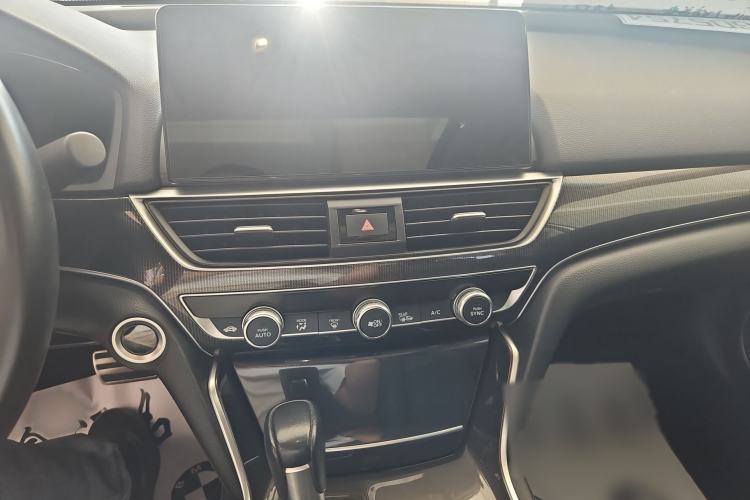 Used Honda Accord 2022 260TURBO Phantom Night · Prestige Edition Audio And AC Panel