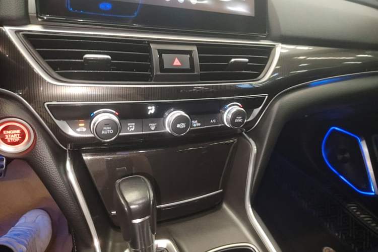 Used Honda Accord 2022 260TURBO Phantom Night · Prestige Edition Audio And AC Panel